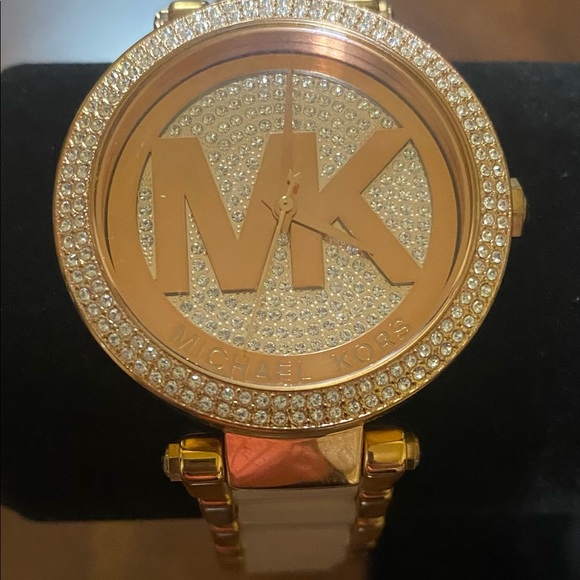 Michael Kors Rose Gold Watch - Picture 6 of 6
